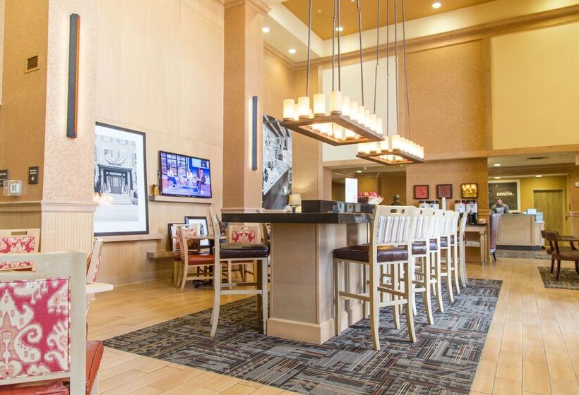 호텔 Hampton Inn & Suites Dodge City