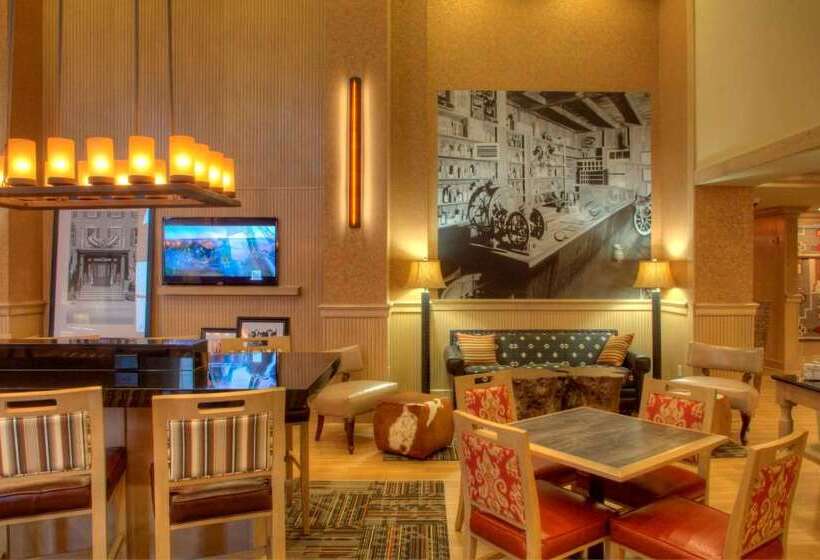 호텔 Hampton Inn & Suites Dodge City