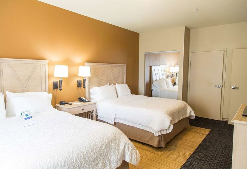 호텔 Hampton Inn & Suites Dodge City