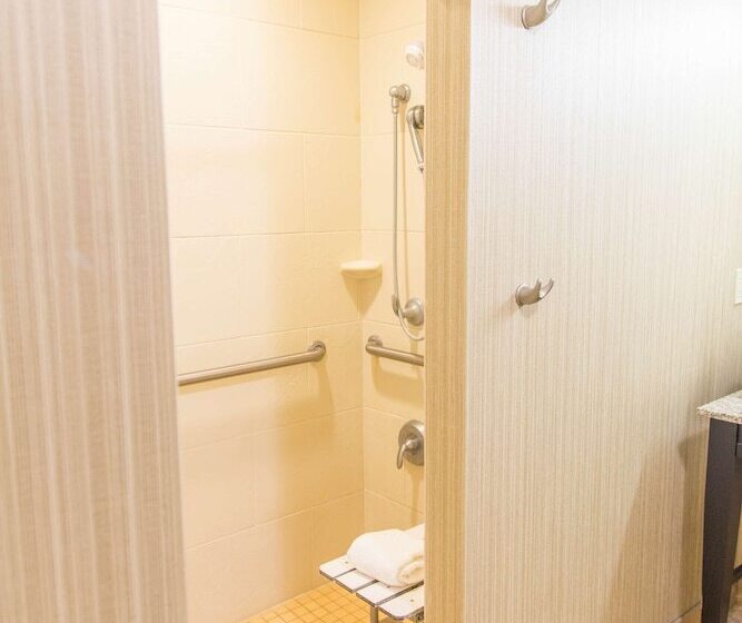 호텔 Hampton Inn & Suites Dodge City