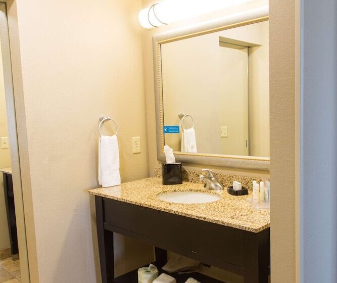 호텔 Hampton Inn & Suites Dodge City