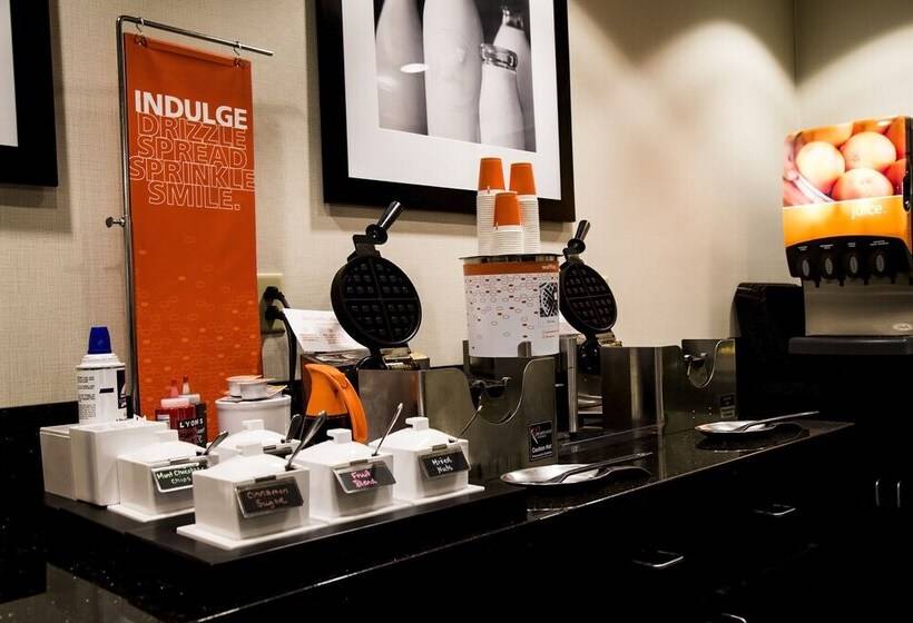ホテル Hampton Inn & Suites Sharon