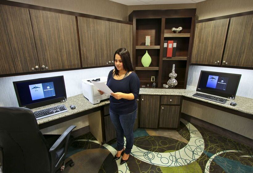 호텔 Hampton Inn & Suites Winnie