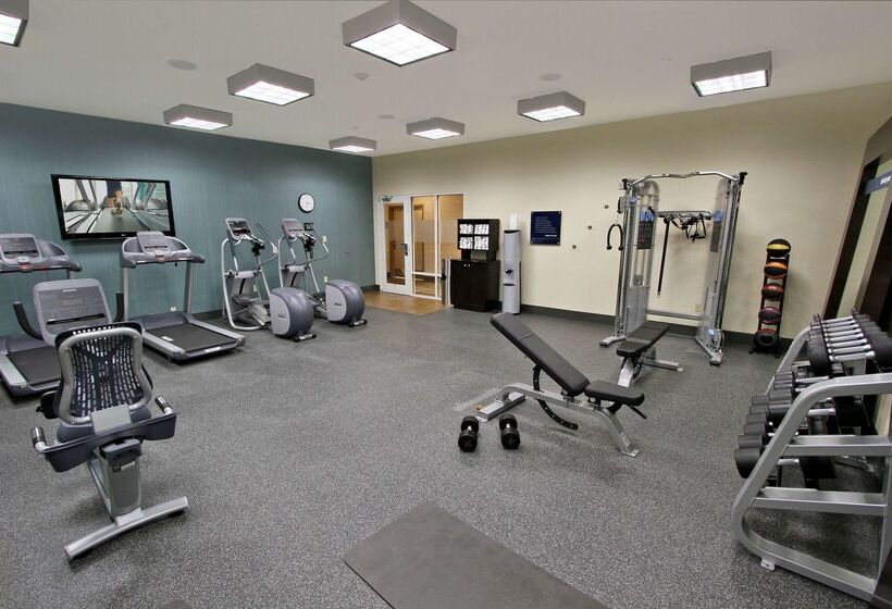 호텔 Hampton Inn & Suites Winnie