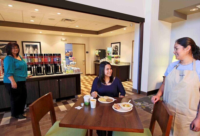 호텔 Hampton Inn & Suites Winnie