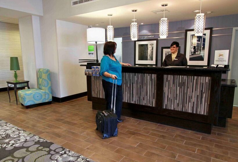 호텔 Hampton Inn & Suites Winnie