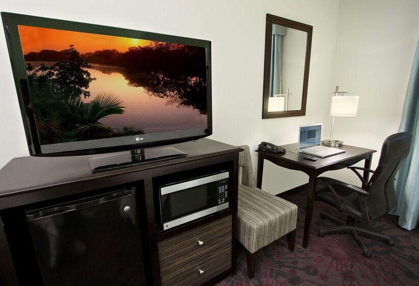 호텔 Hampton Inn & Suites Winnie