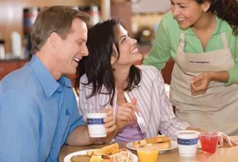 호텔 Hampton Inn & Suites Winnie