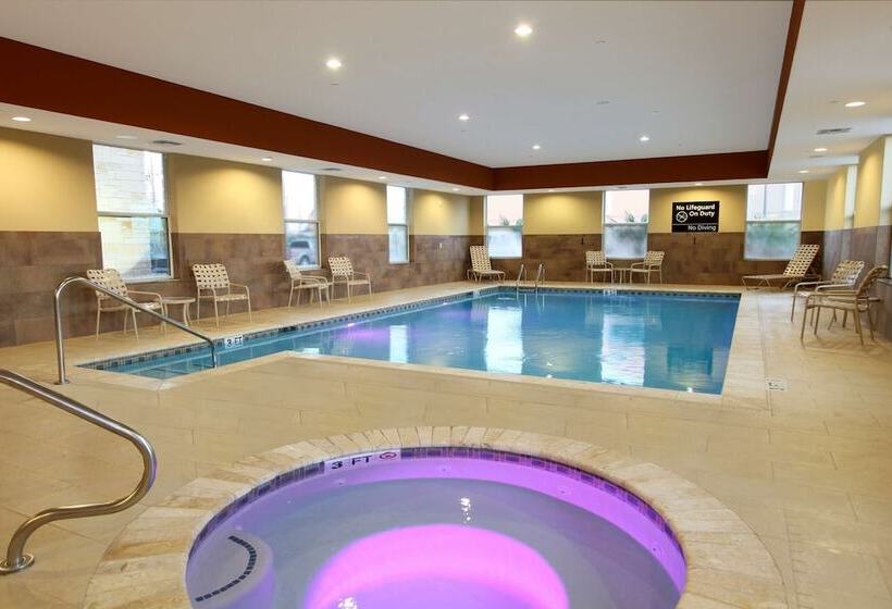 호텔 Hampton Inn & Suites Winnie