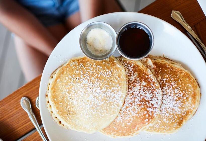 ホテル Higgins Beach Inn