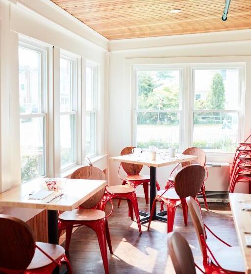 ホテル Higgins Beach Inn