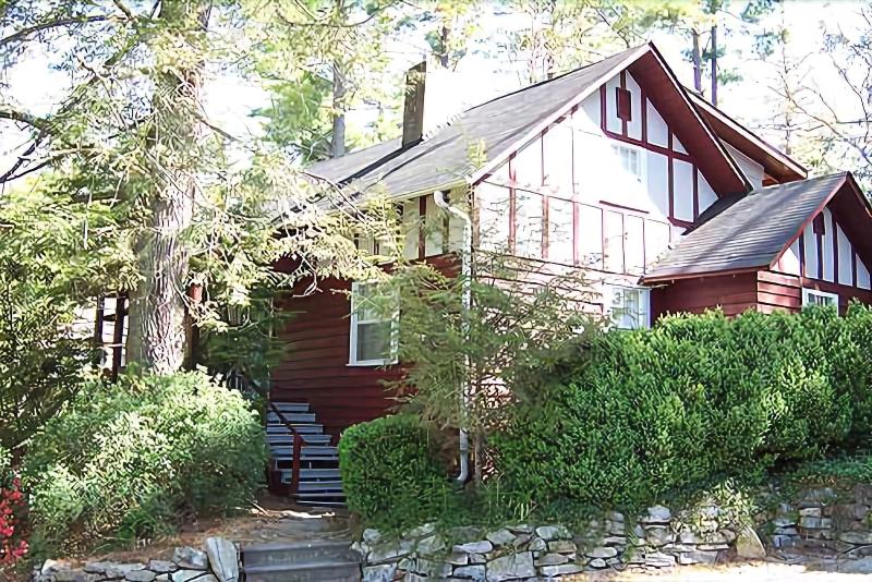 فندق Highland Lake Inn & Resort  Flat Rock