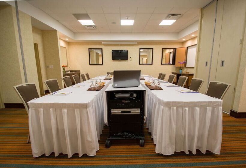 فندق Hilton Garden Inn Watertown/thousand Islands