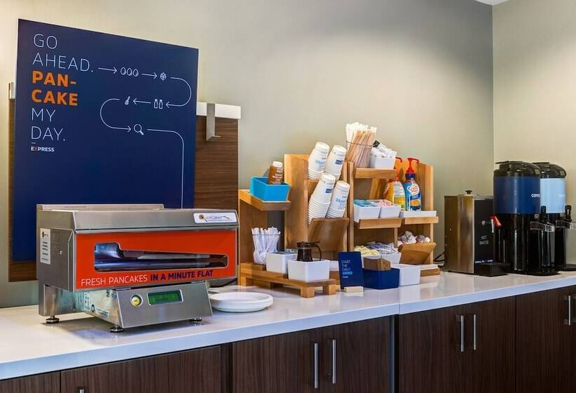 Holiday Inn Express Hotel & Suites Salina, An Ihg