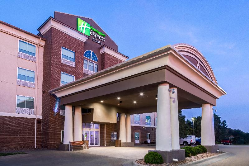 Holiday Inn Express Hotel & Suites Salina, An Ihg