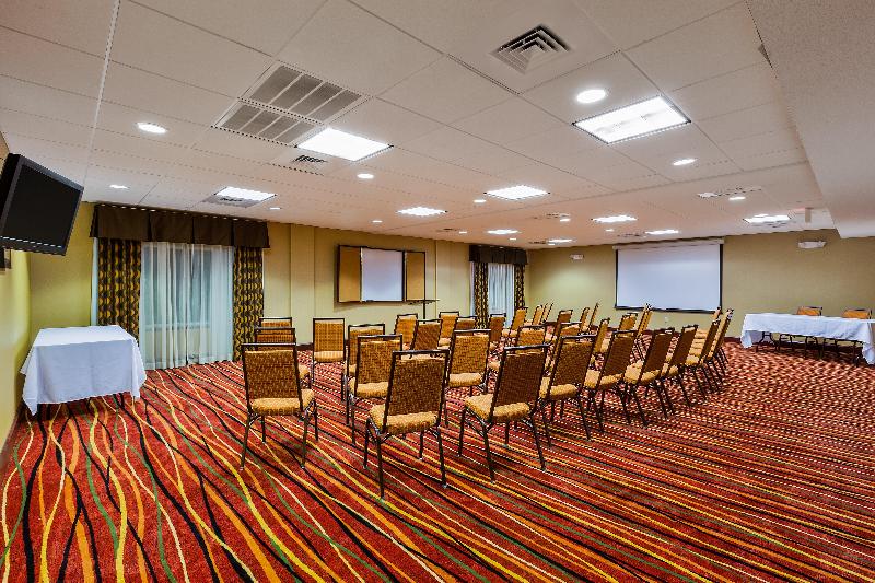 Holiday Inn Express Hotel & Suites Salina, An Ihg