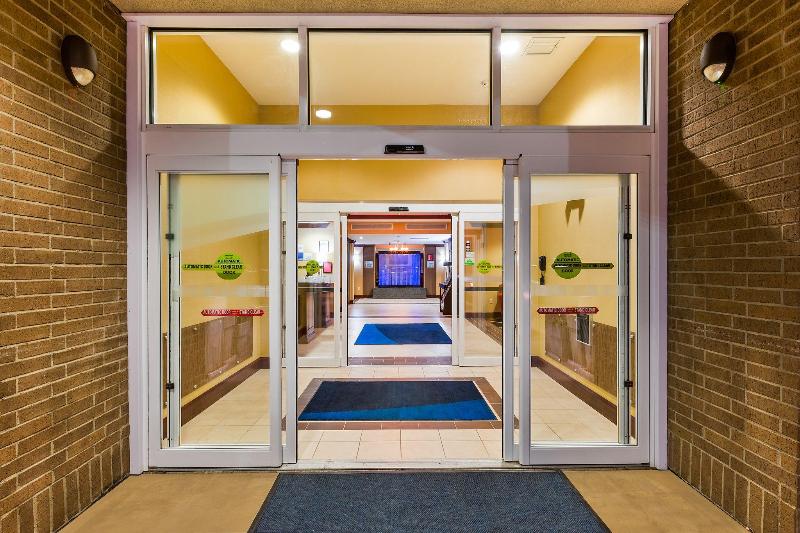 Holiday Inn Express Hotel & Suites Salina, An Ihg