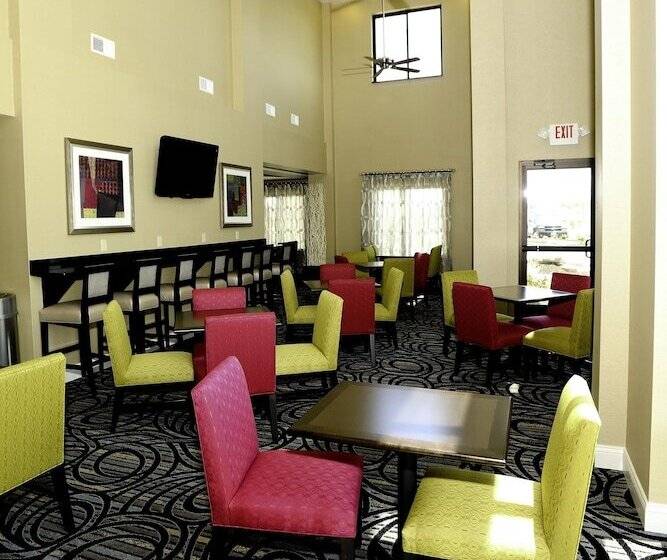 בית מלון כפרי Holiday Inn Express & Suites Marion Northeast, An Ihg