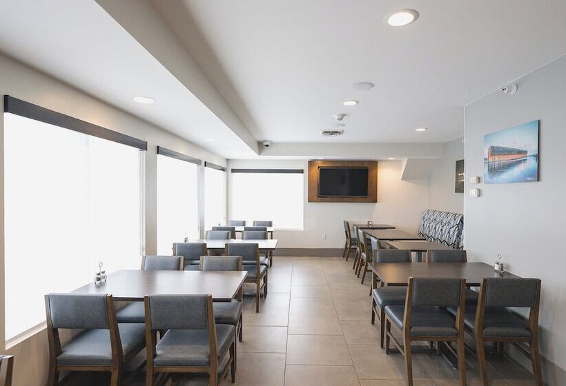 فندق Holiday Inn Express & Suites Marquette, An Ihg