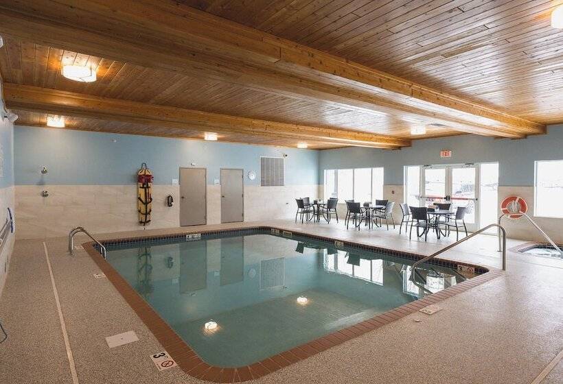 فندق Holiday Inn Express & Suites Marquette, An Ihg