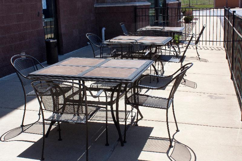 Отель Holiday Inn Express & Suites Youngstown West   Austintown By Ihg