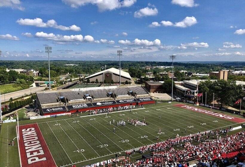 Отель Holiday Inn Express & Suites Youngstown West   Austintown By Ihg