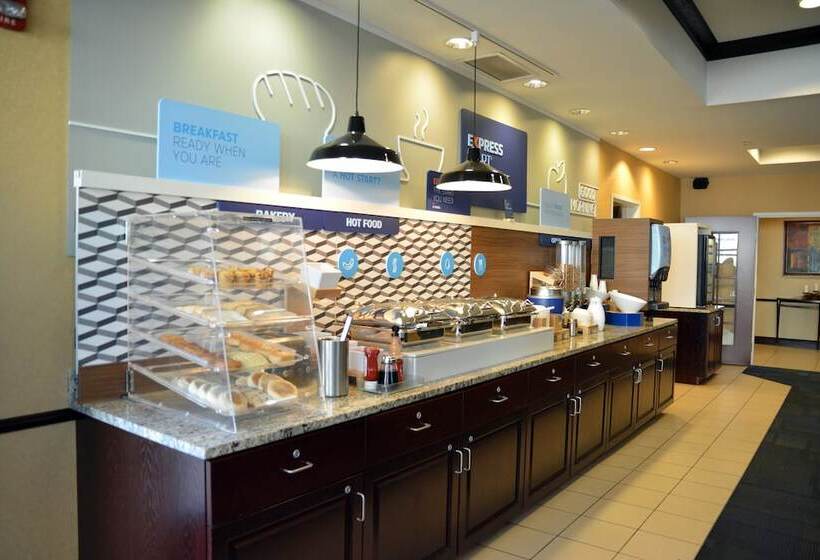 Отель Holiday Inn Express & Suites Youngstown West   Austintown By Ihg