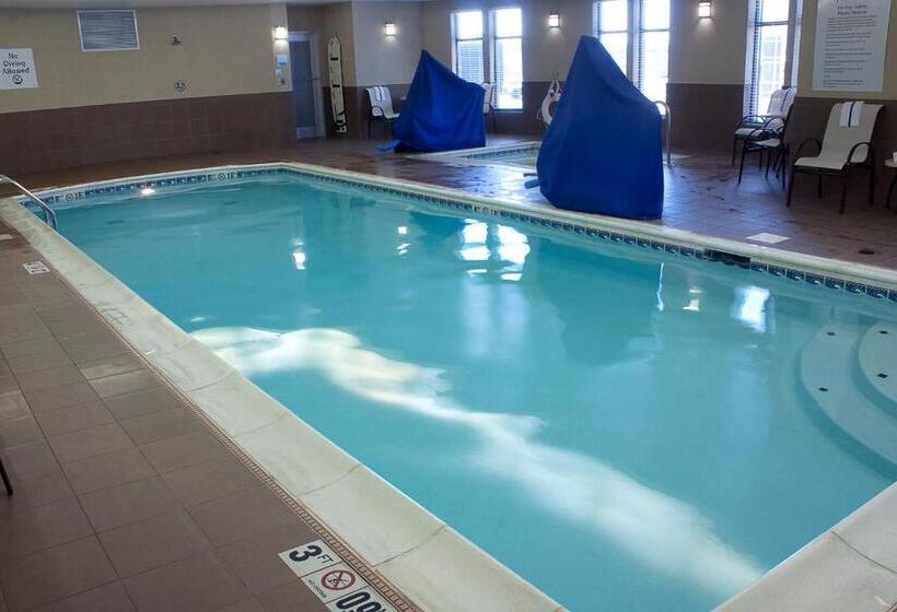 Отель Holiday Inn Express & Suites Youngstown West   Austintown By Ihg