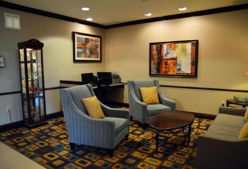 Отель Holiday Inn Express & Suites Youngstown West   Austintown By Ihg