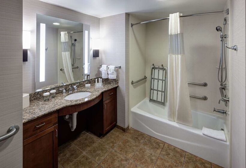 فندق Homewood Suites By Hilton Denton