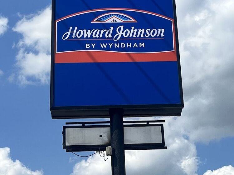 בית מלון כפרי Howard Johnson By Wyndham Clarksville Tennessee