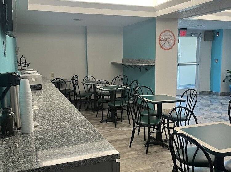 فندق Howard Johnson By Wyndham Clarksville Tennessee