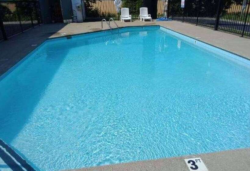 בית מלון כפרי Howard Johnson By Wyndham Clarksville Tennessee