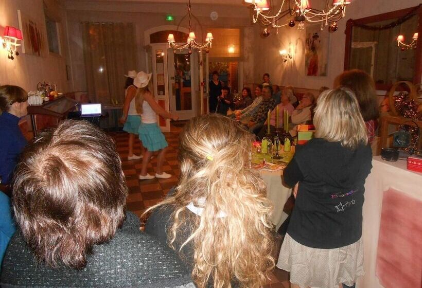 Отель Hôtel Cortie