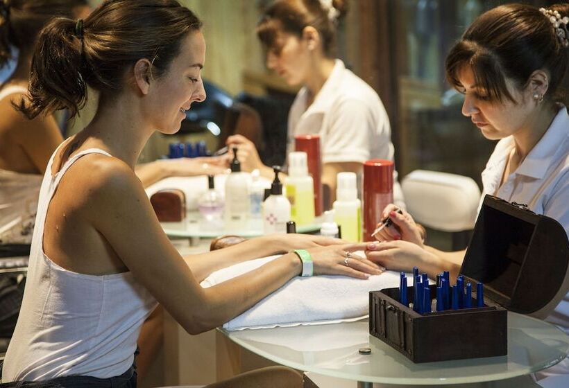 호텔 Huilo Huilo Nawelpi Lodge