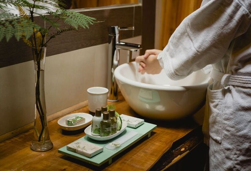 호텔 Huilo Huilo Nawelpi Lodge