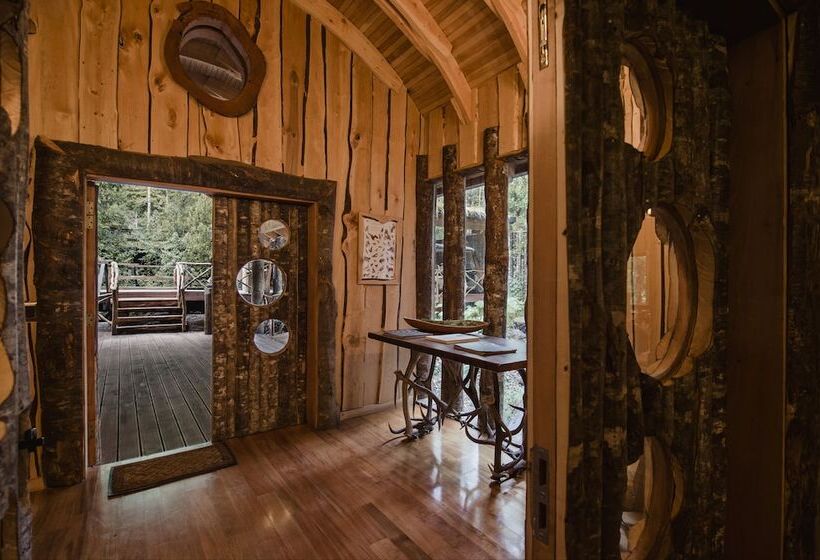 호텔 Huilo Huilo Nawelpi Lodge