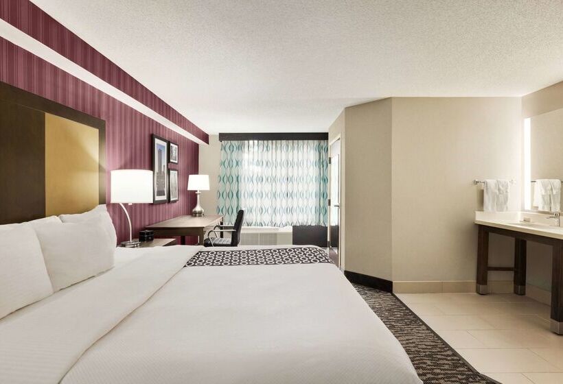 هتل La Quinta By Wyndham Newark   Elkton