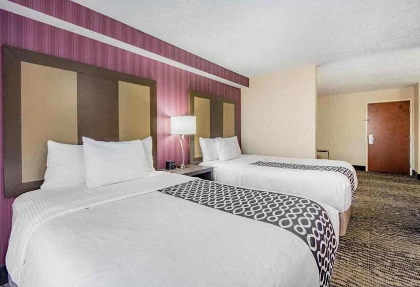 هتل La Quinta By Wyndham Newark   Elkton