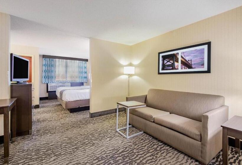 هتل La Quinta By Wyndham Newark   Elkton