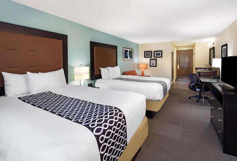 هتل La Quinta By Wyndham Oxford   Anniston