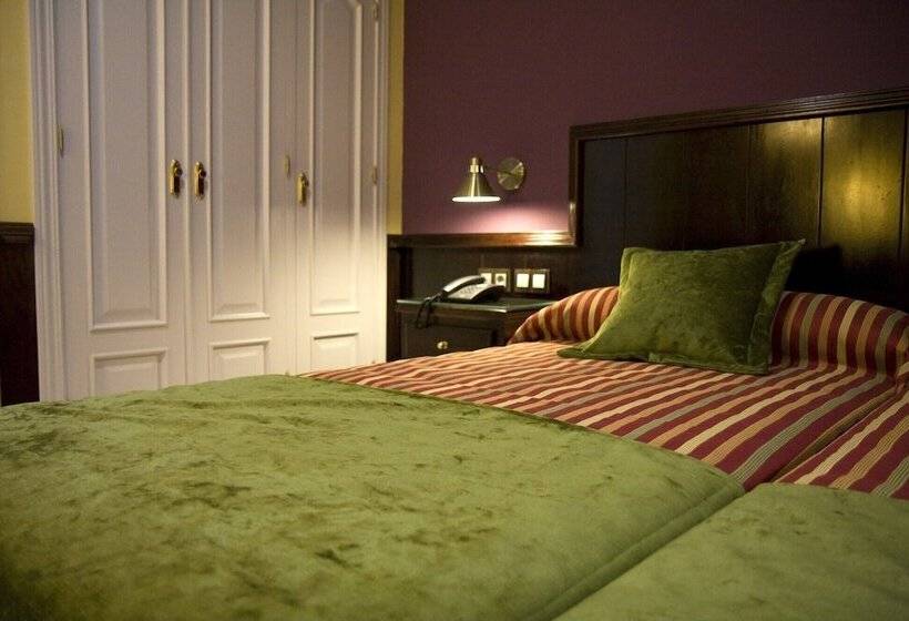 ホテル Las Acacias