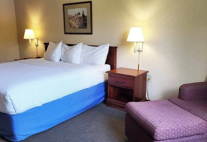 Magnuson Hotel West Liberty