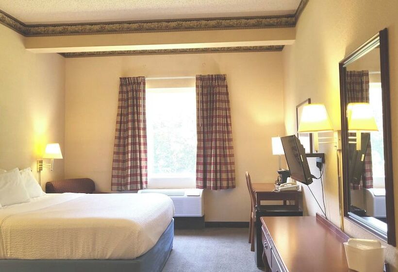 Magnuson Hotel West Liberty