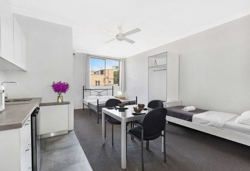 בית מלון כפרי Manly Beachside Apartments