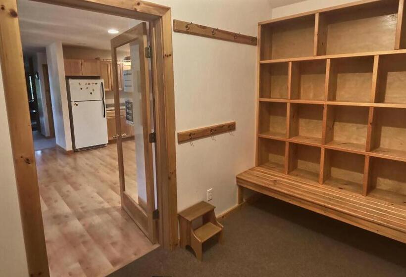 هتل Mountain Sports Inn