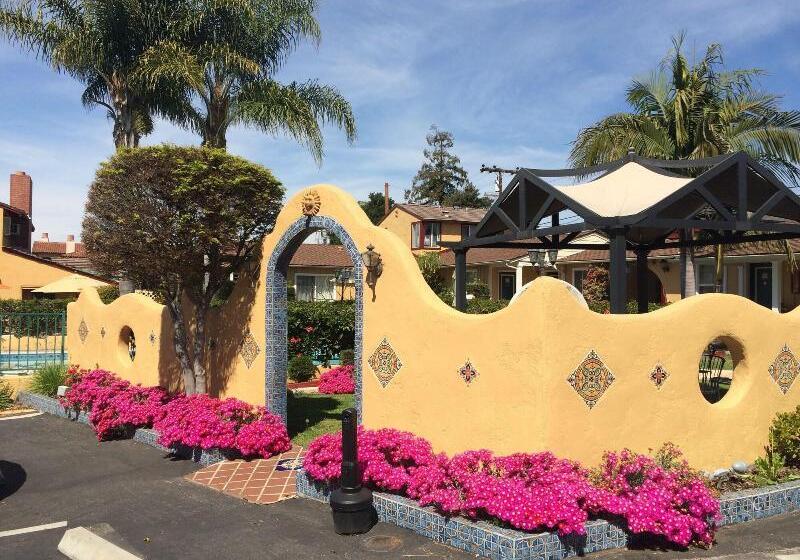 فندق Oasis Inn And Suites