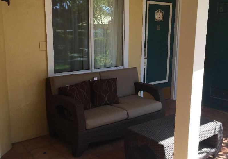 فندق Oasis Inn And Suites