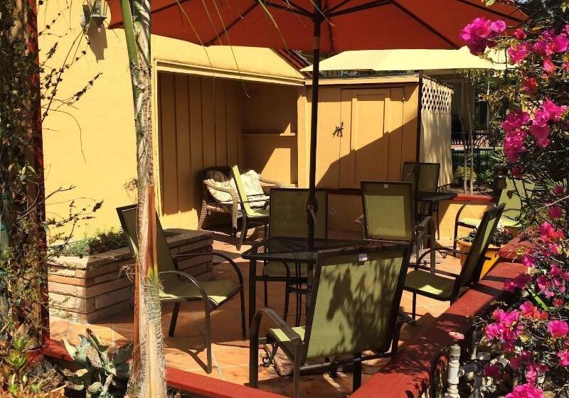 فندق Oasis Inn And Suites