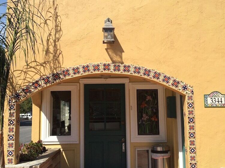 فندق Oasis Inn And Suites